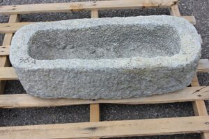 VASCA IN PIETRA granito 72x30  H20 N 36 A  da giardino lavandino fioriera
